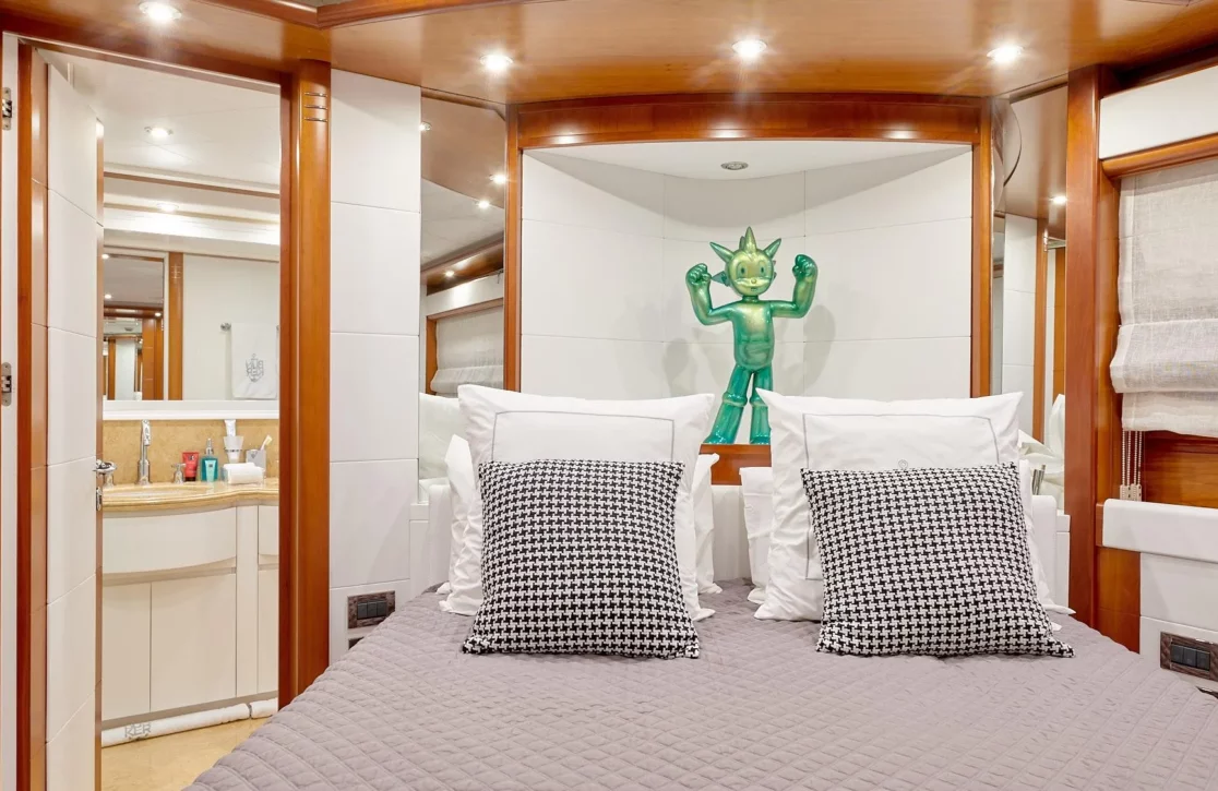 An image of Bunker yacht