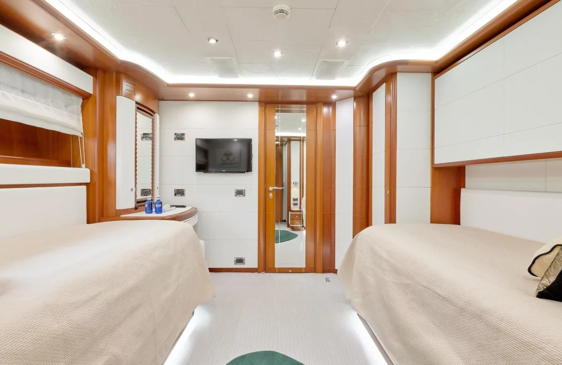 An image of Bunker yacht