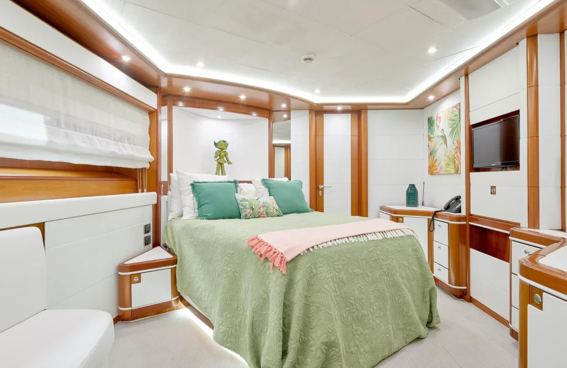 An image of Bunker yacht