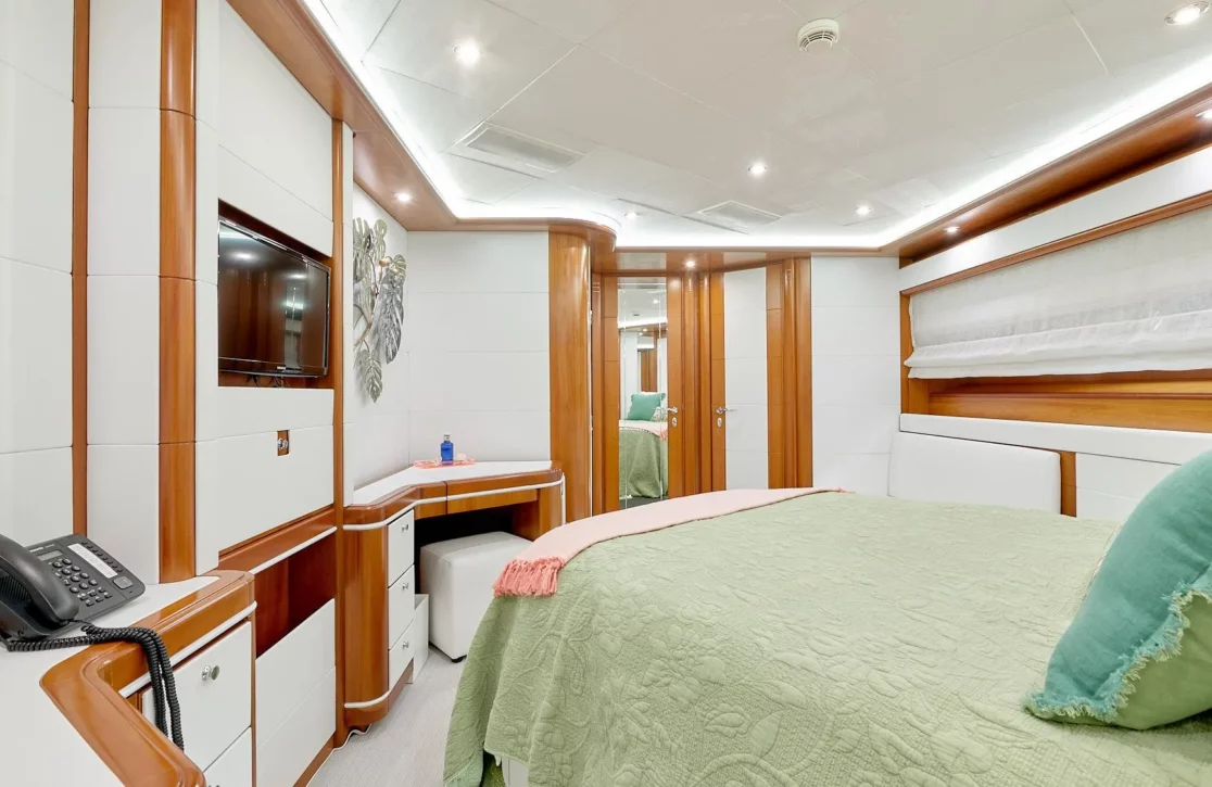 An image of Bunker yacht