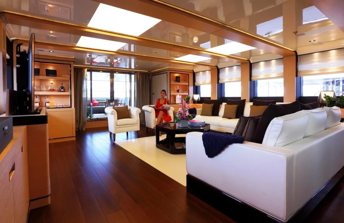 An image of 2 Ladies yacht