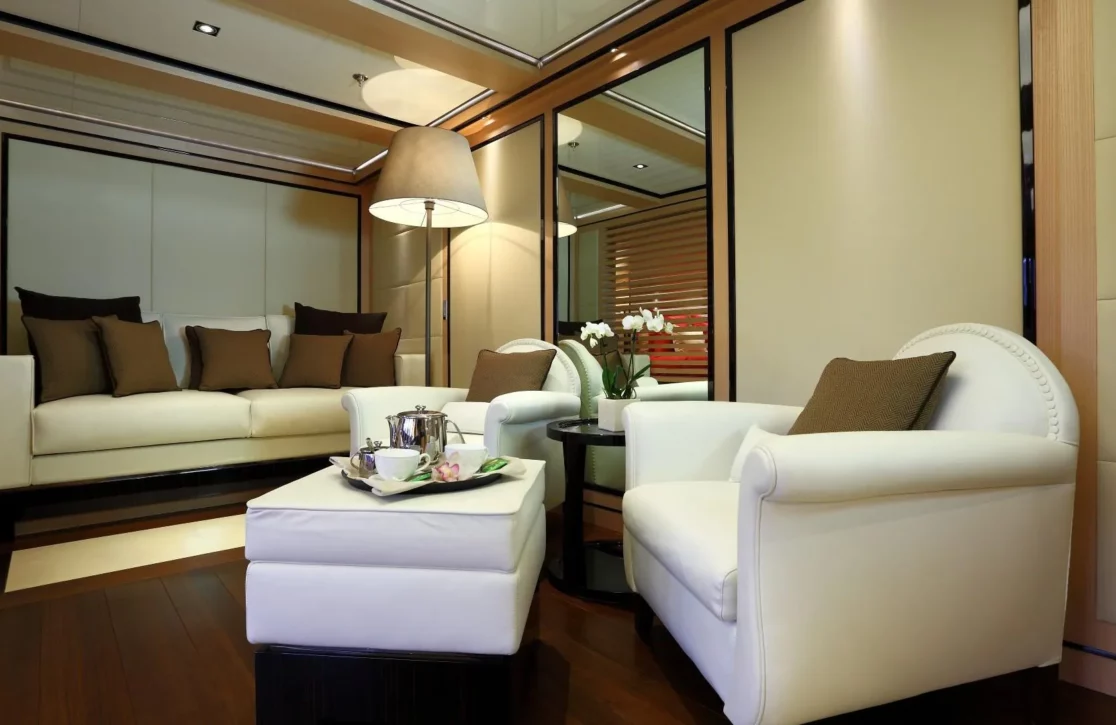 An image of 2 Ladies yacht