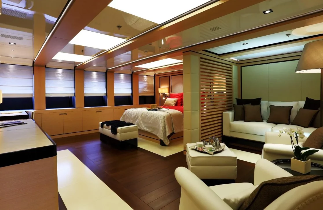 An image of 2 Ladies yacht