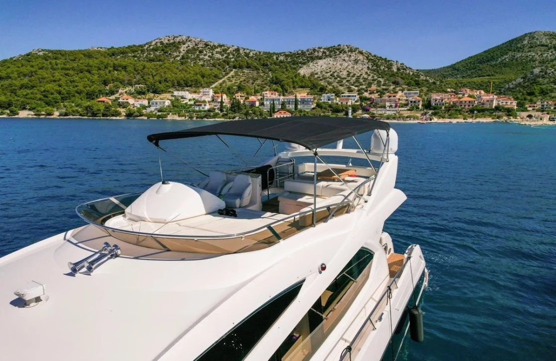 An image of 2 Drunk yacht