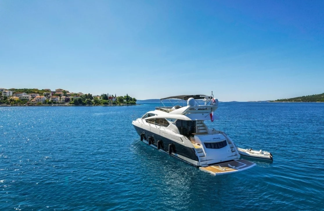 An image of 2 Drunk yacht