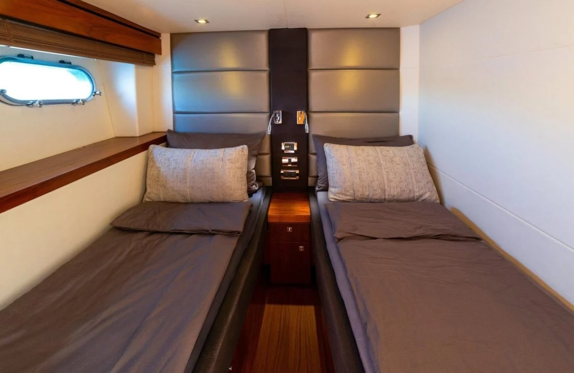 An image of 2 Drunk yacht