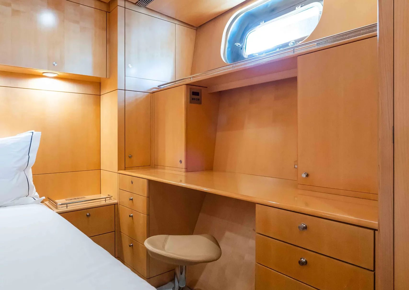 A preview of interior Bedroom cabin