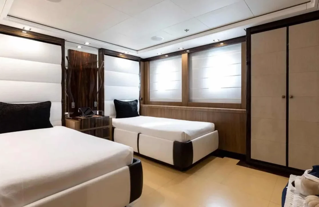 An image of Panakeia yacht