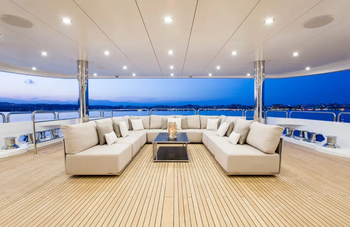 An image of Arados yacht