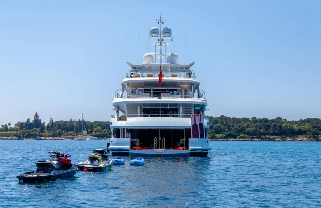 An image of Arados yacht