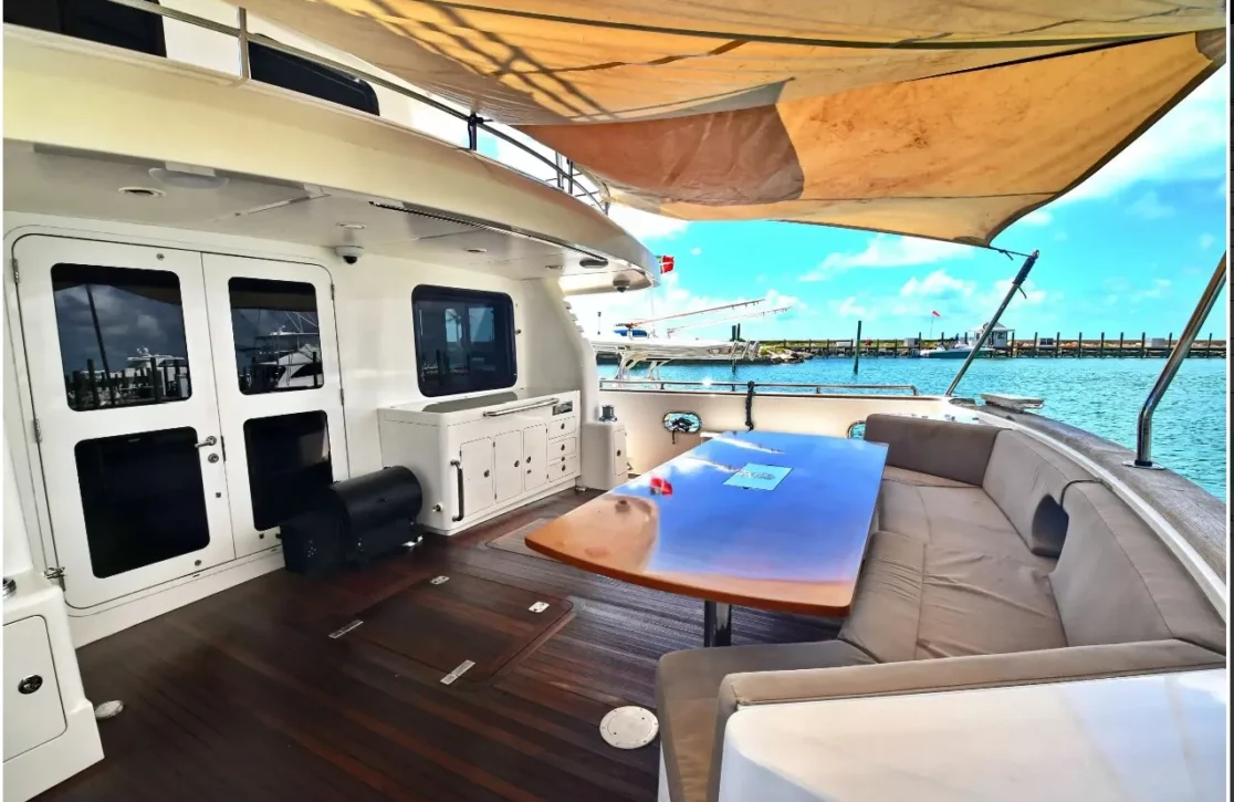 An image of Ammonite yacht