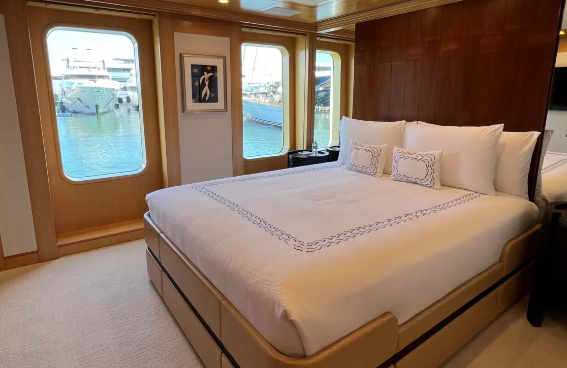 An image of Sport yacht