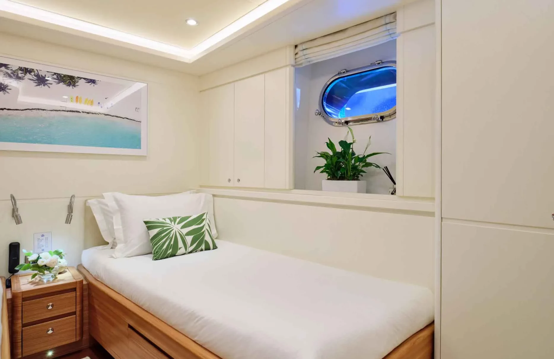 A preview of interior Bedroom cabin