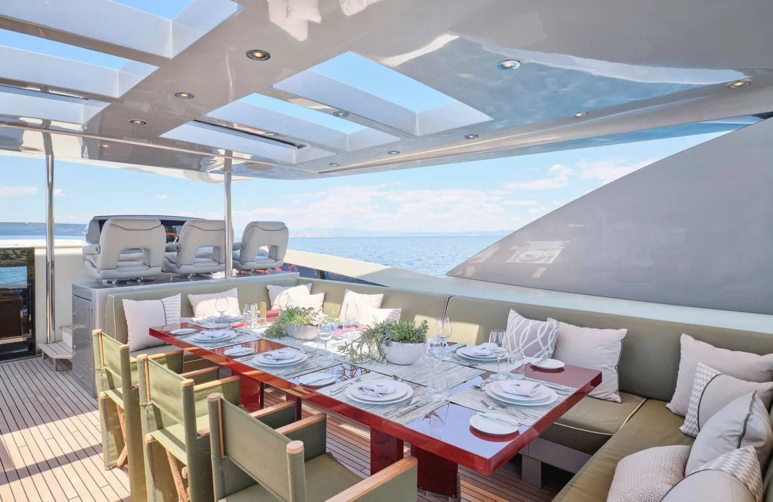 An image of Apmonia yacht