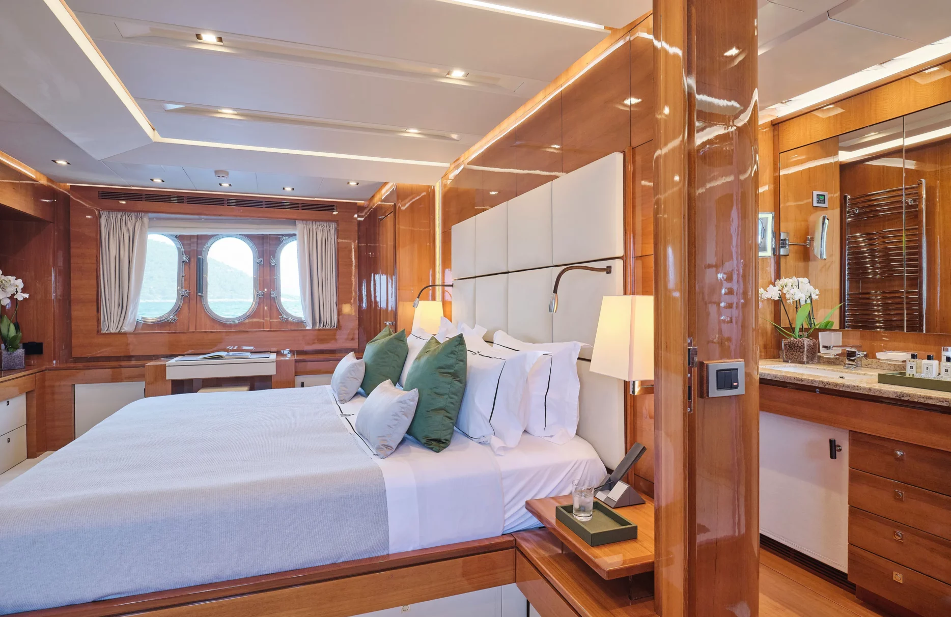 A preview of interior Bedroom cabin