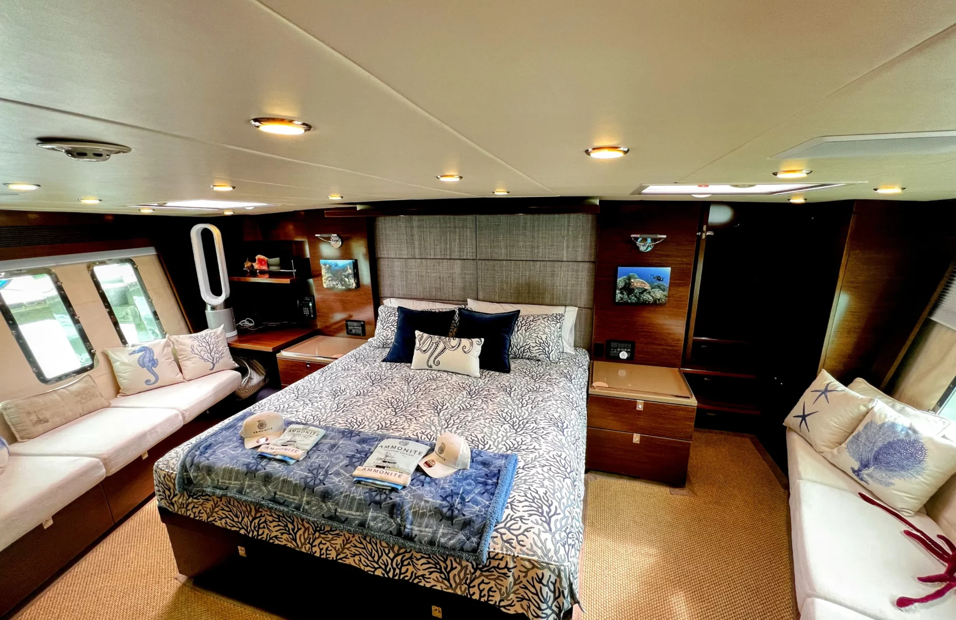 A preview of interior Bedroom cabin