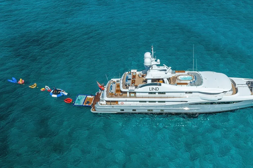 An image of Lind yacht