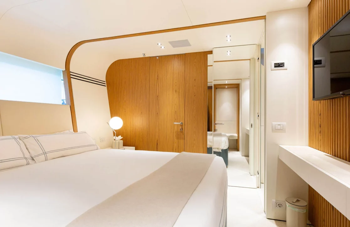 An image of Eh2 yacht