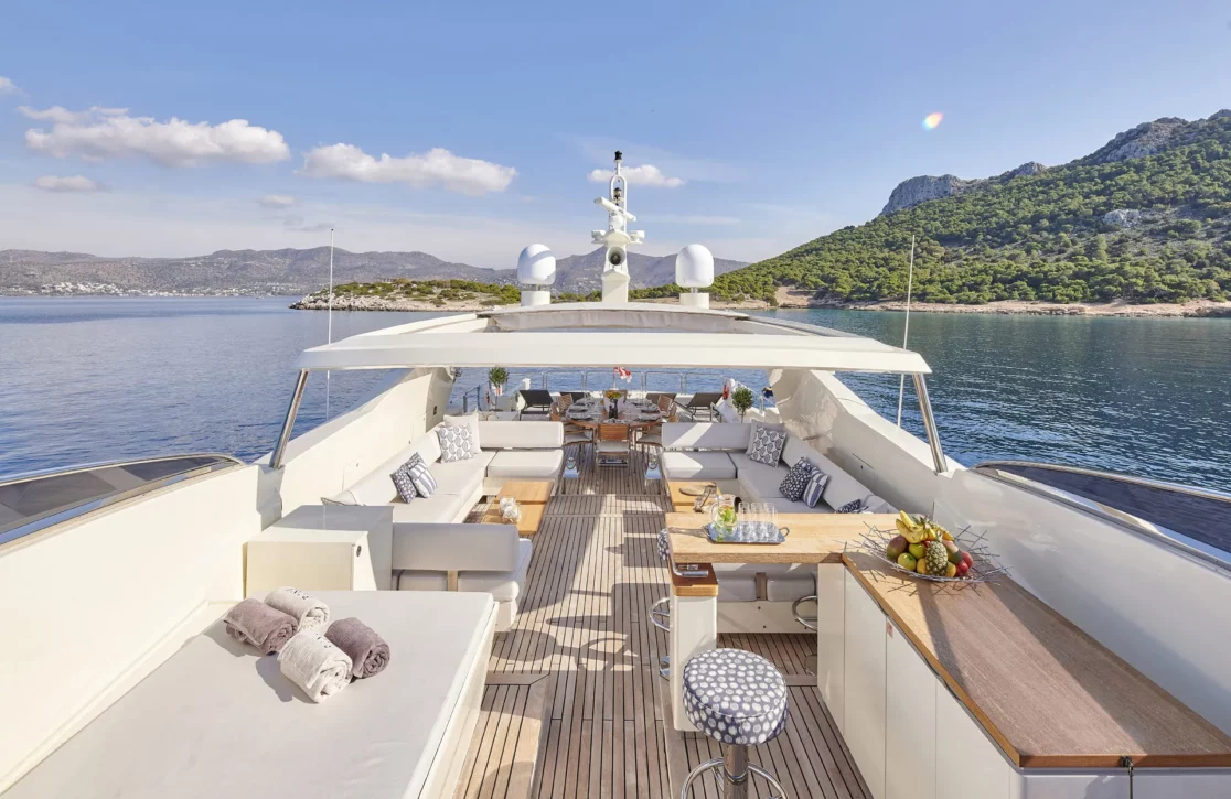An image of Rini V yacht