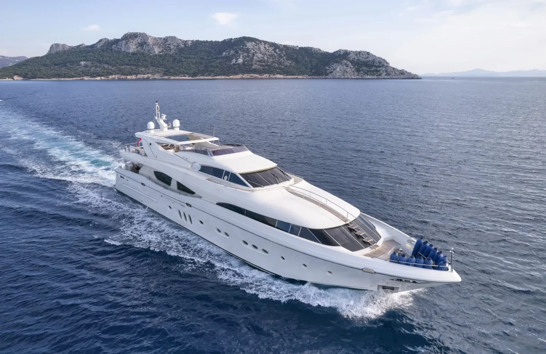 An image of Rini V yacht