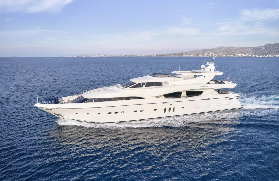 An image of Rini V yacht