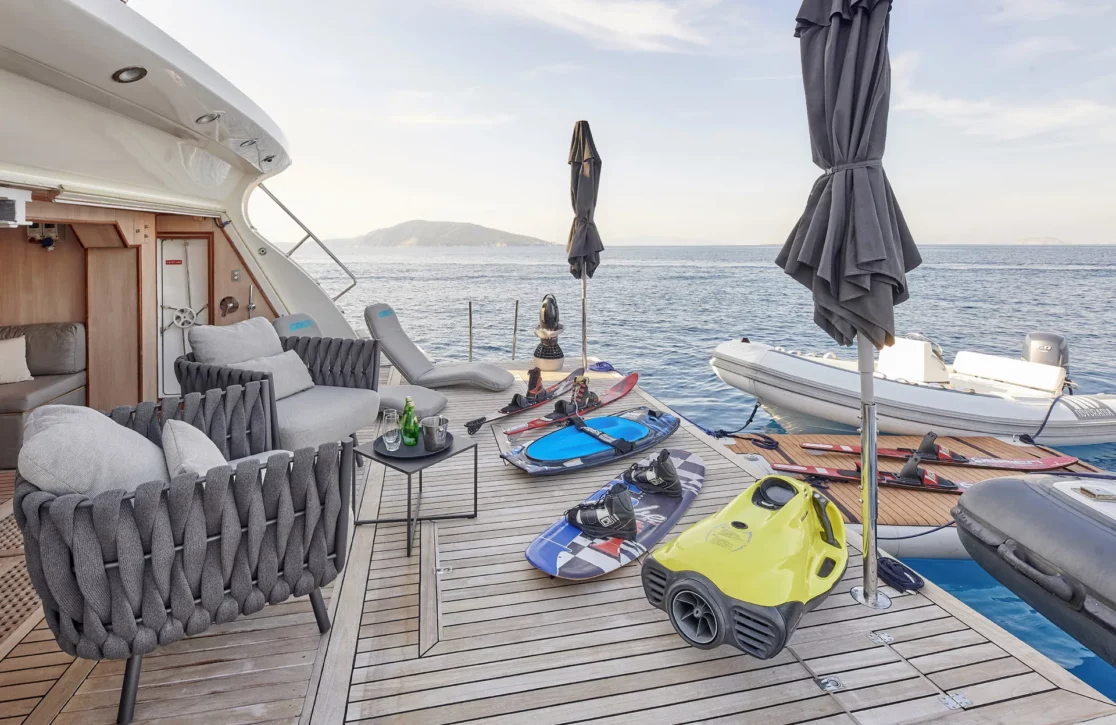 An image of Rini V yacht
