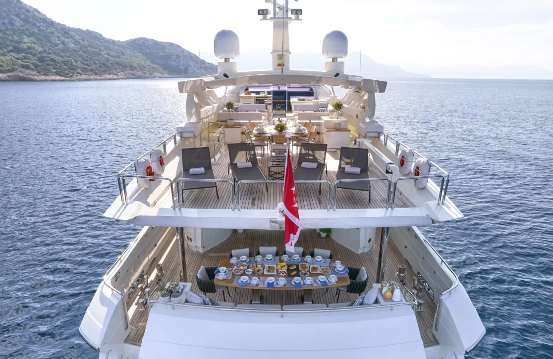 An image of Rini V yacht