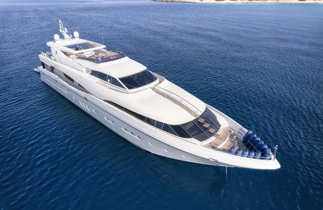 An image of Rini V yacht