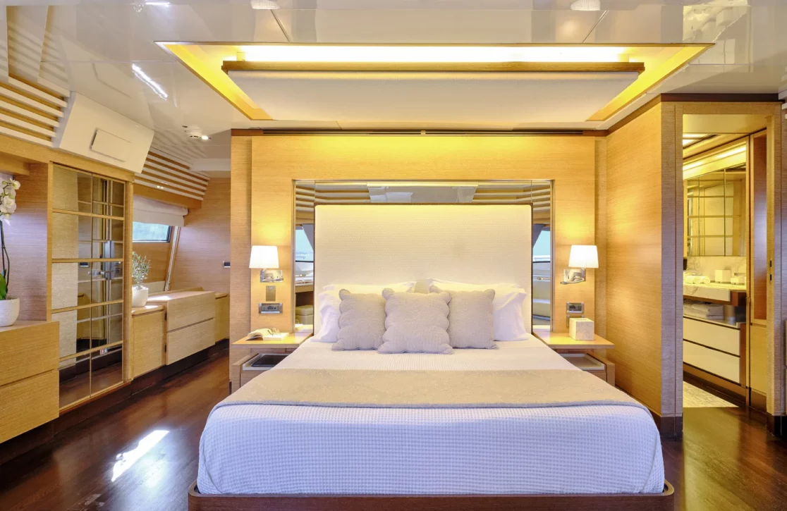 An image of Rini V yacht