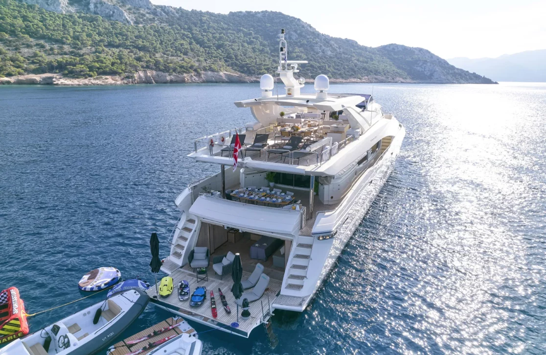An image of Rini V yacht