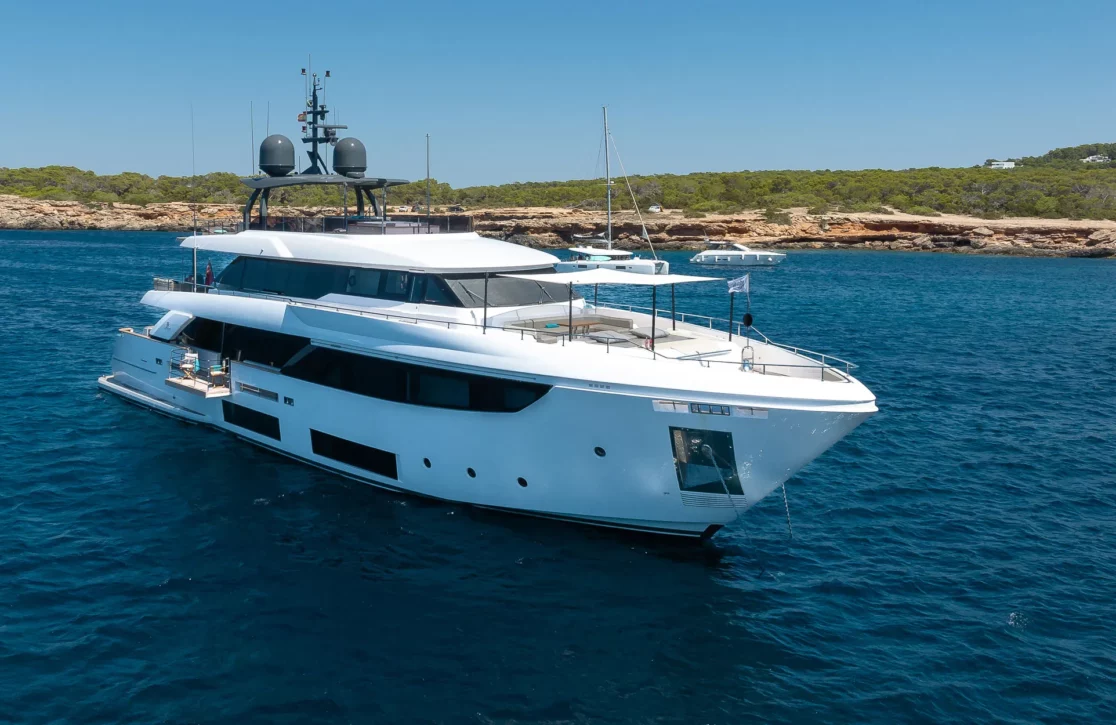 An image of Acqua yacht