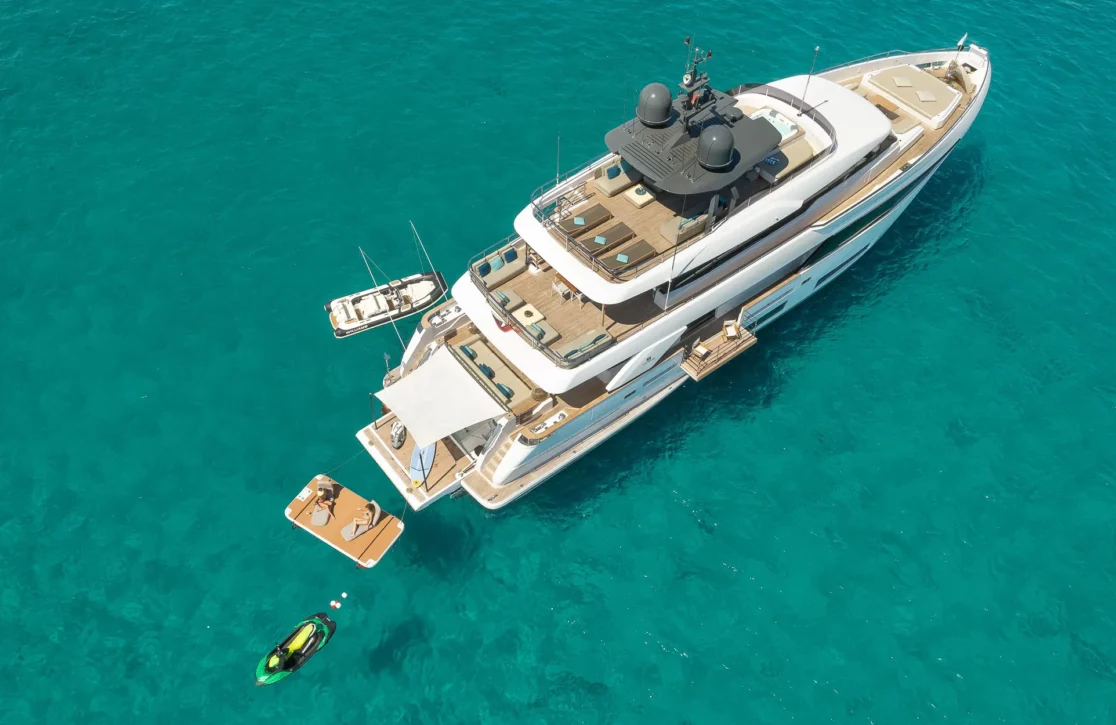 An image of Acqua yacht