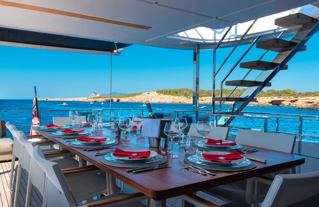 An image of Acqua yacht