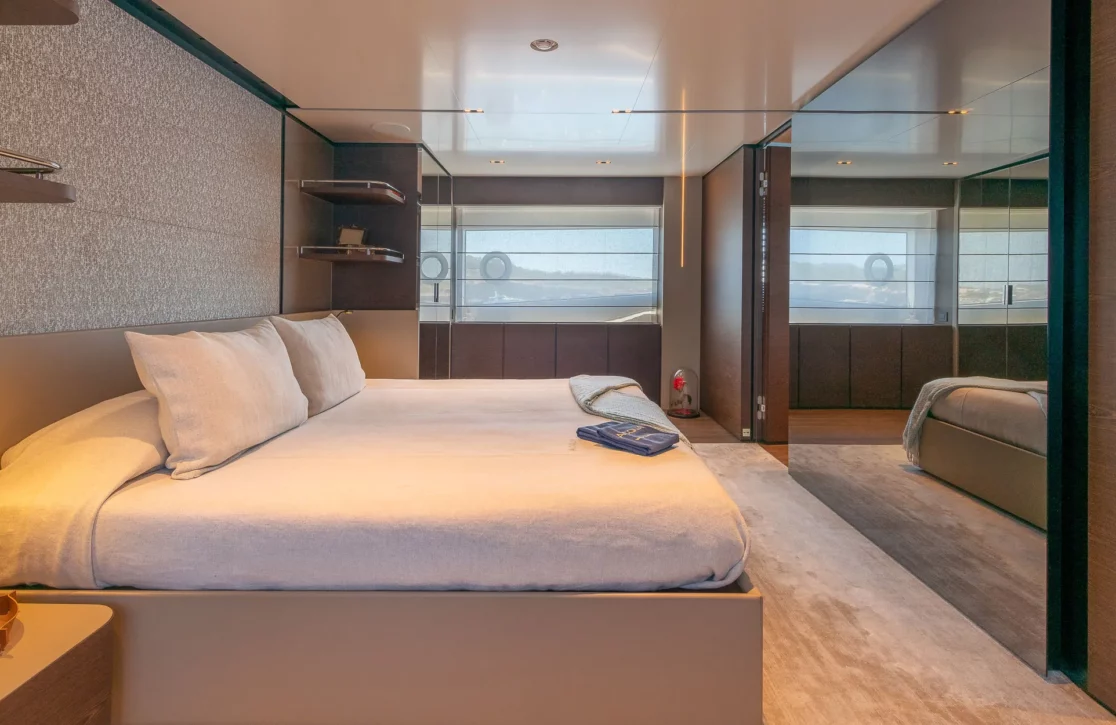 An image of Acqua yacht