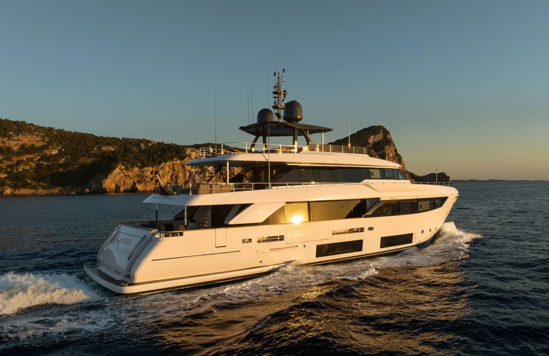 An image of Acqua yacht