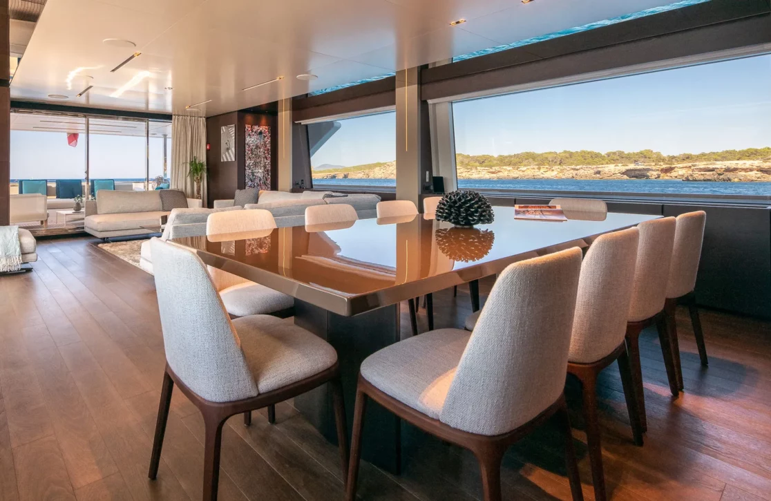 An image of Acqua yacht