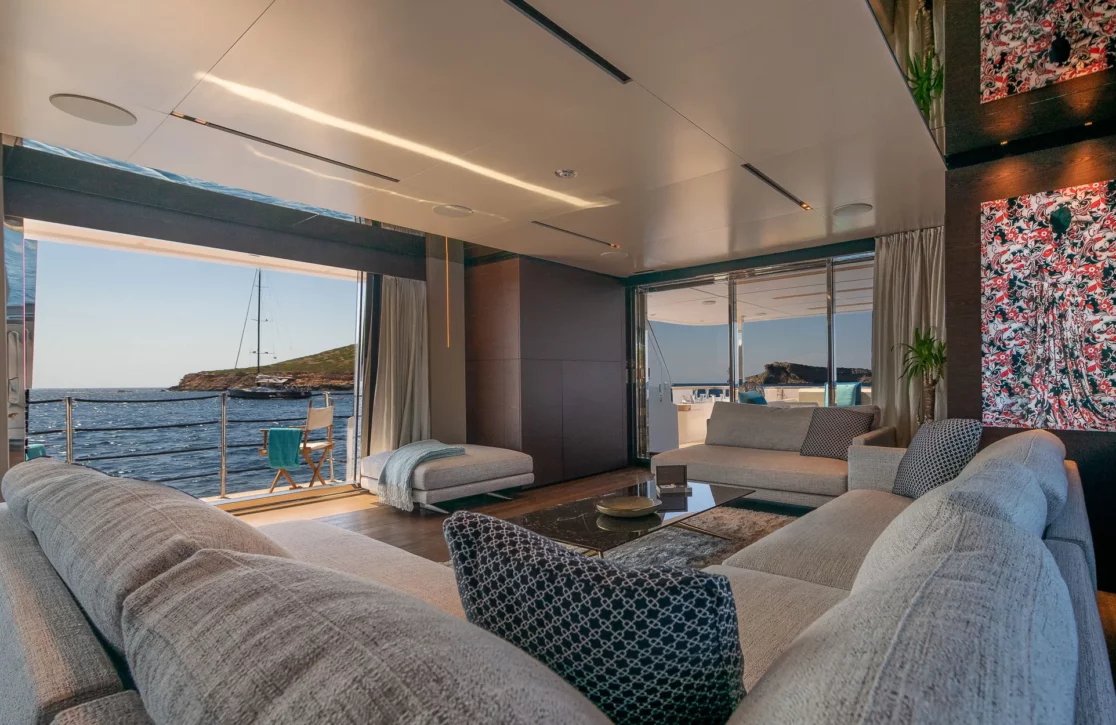 An image of Acqua yacht