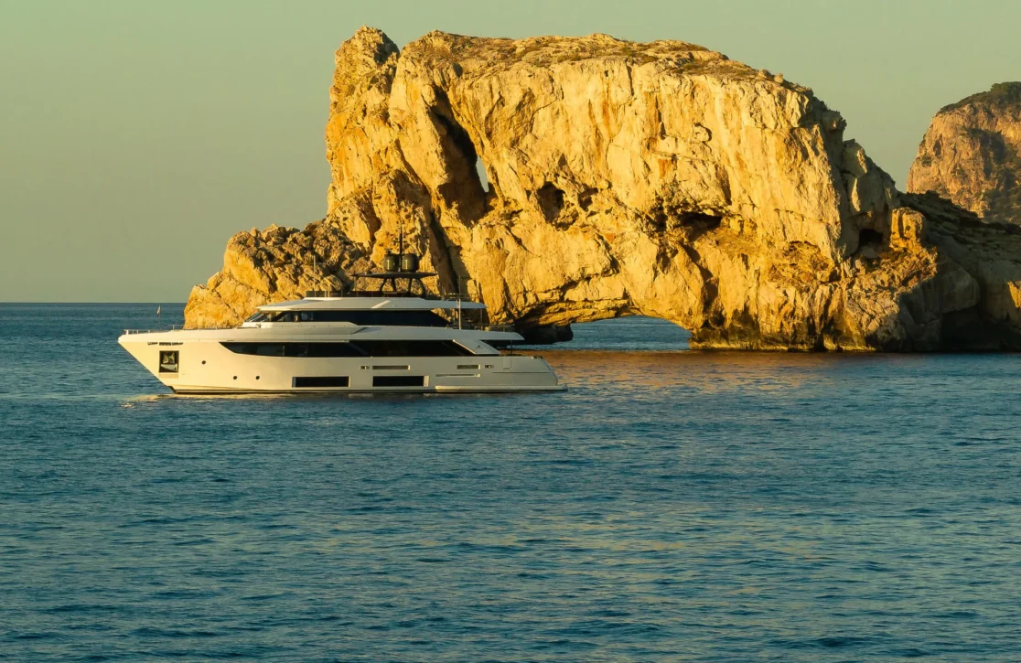An image of Acqua yacht