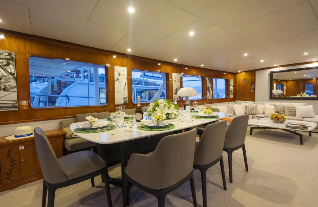 An image of Alhambra yacht