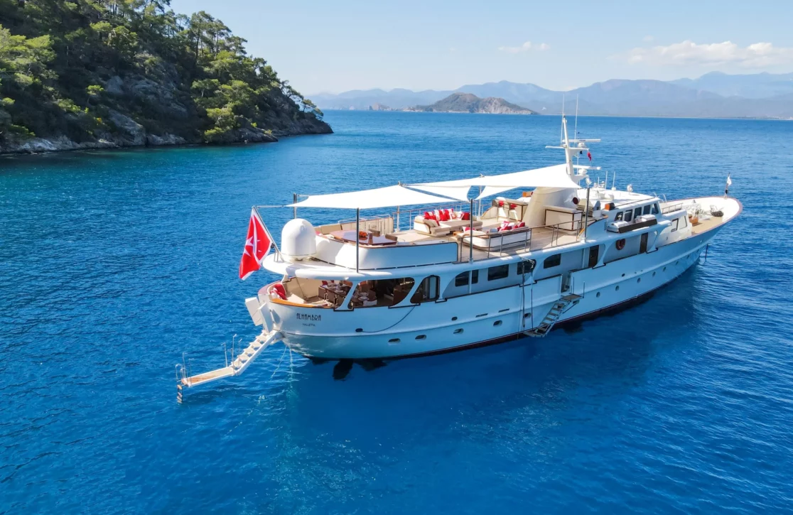An image of Alhambra yacht