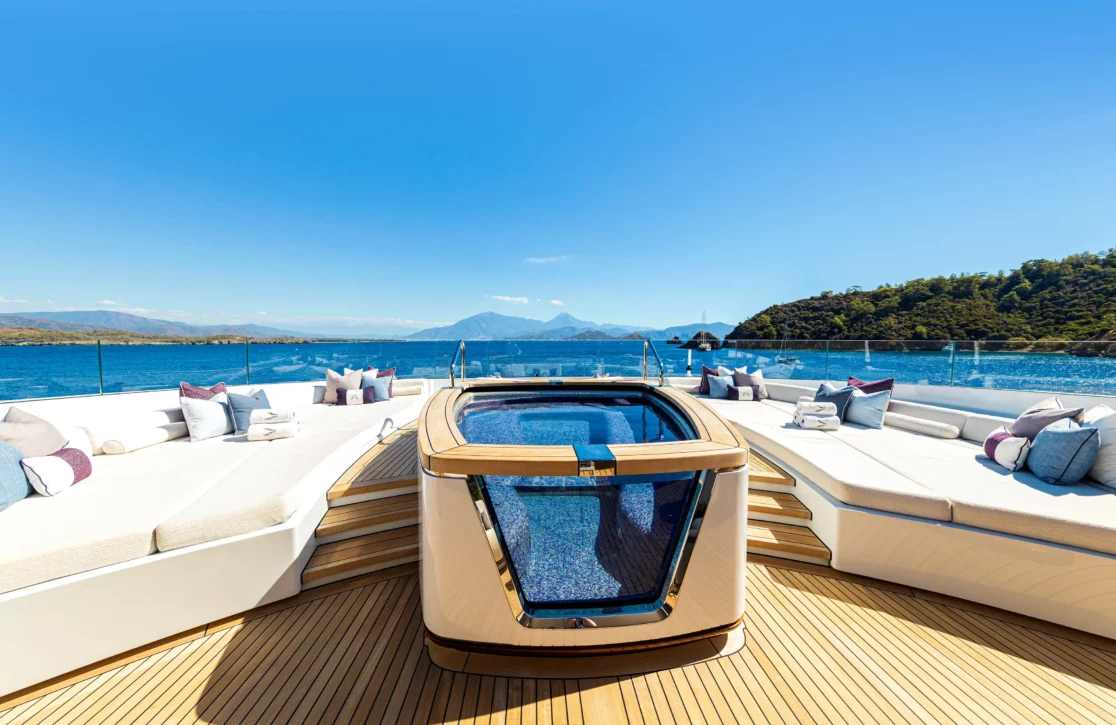 An image of Arrow yacht