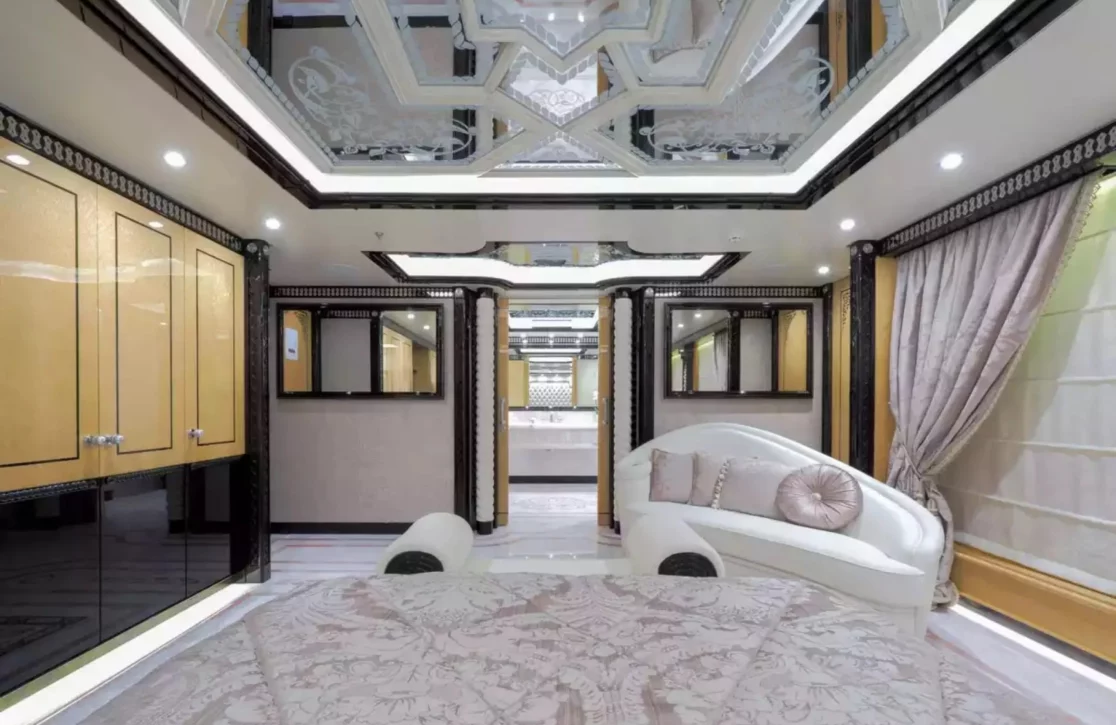 An image of Elements yacht
