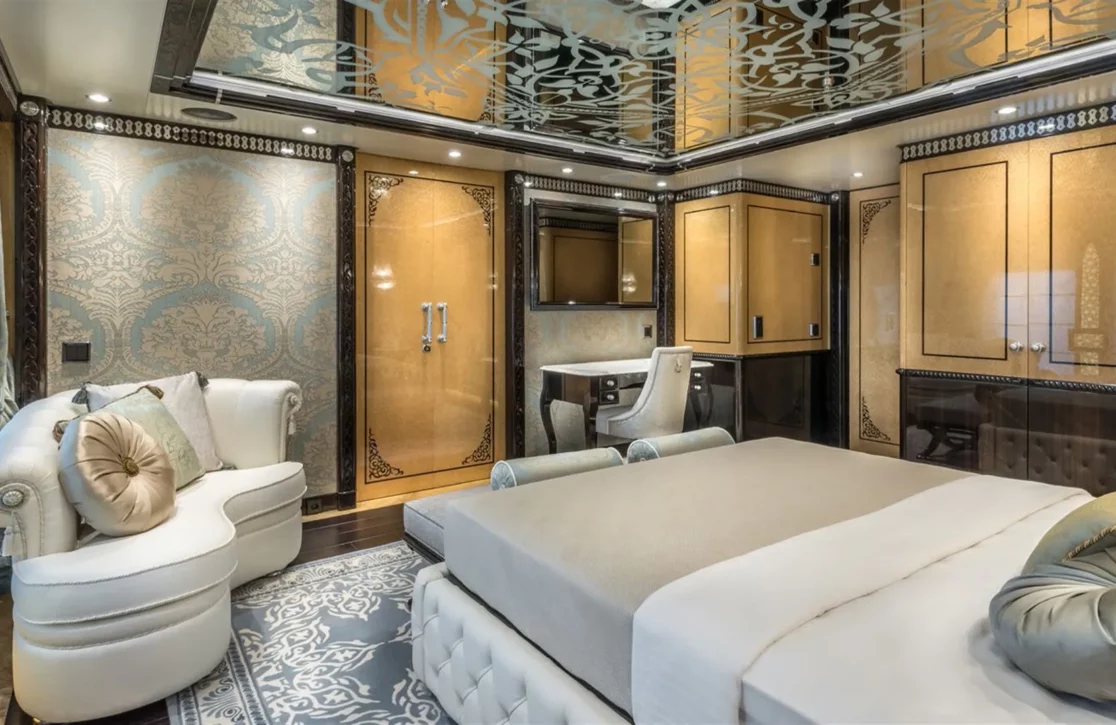 An image of Elements yacht