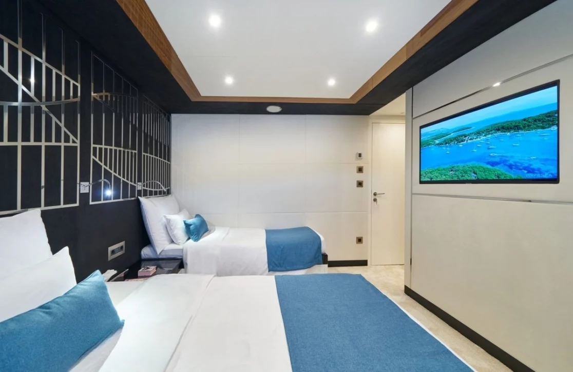 An image of Acapella yacht
