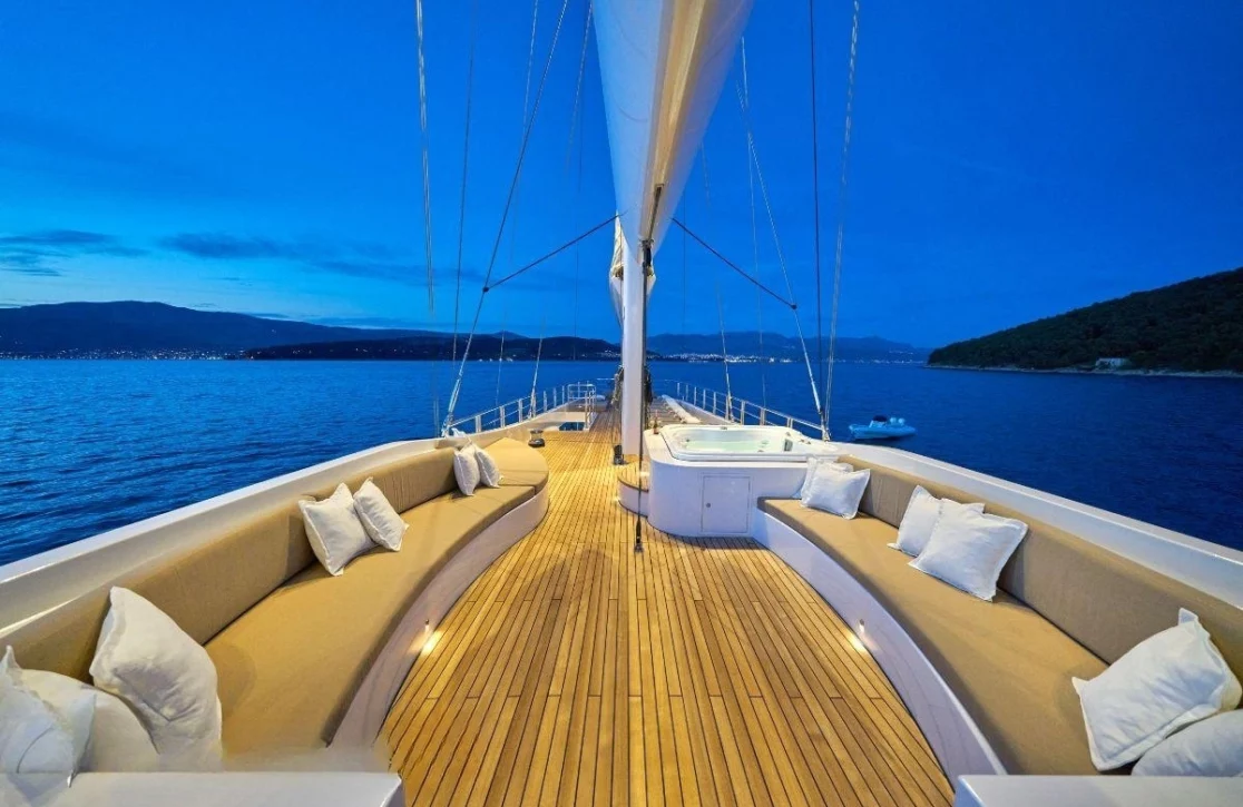 An image of Acapella yacht