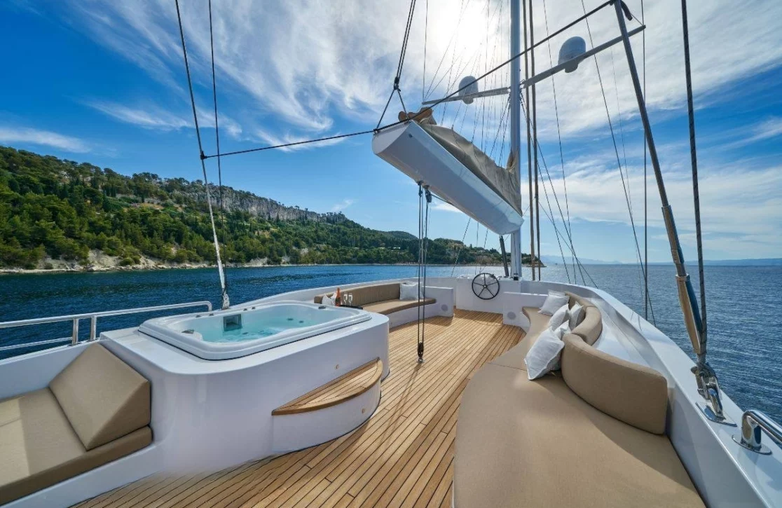 An image of Acapella yacht