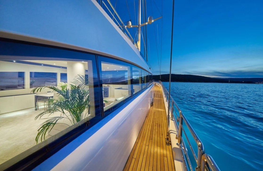 An image of Acapella yacht