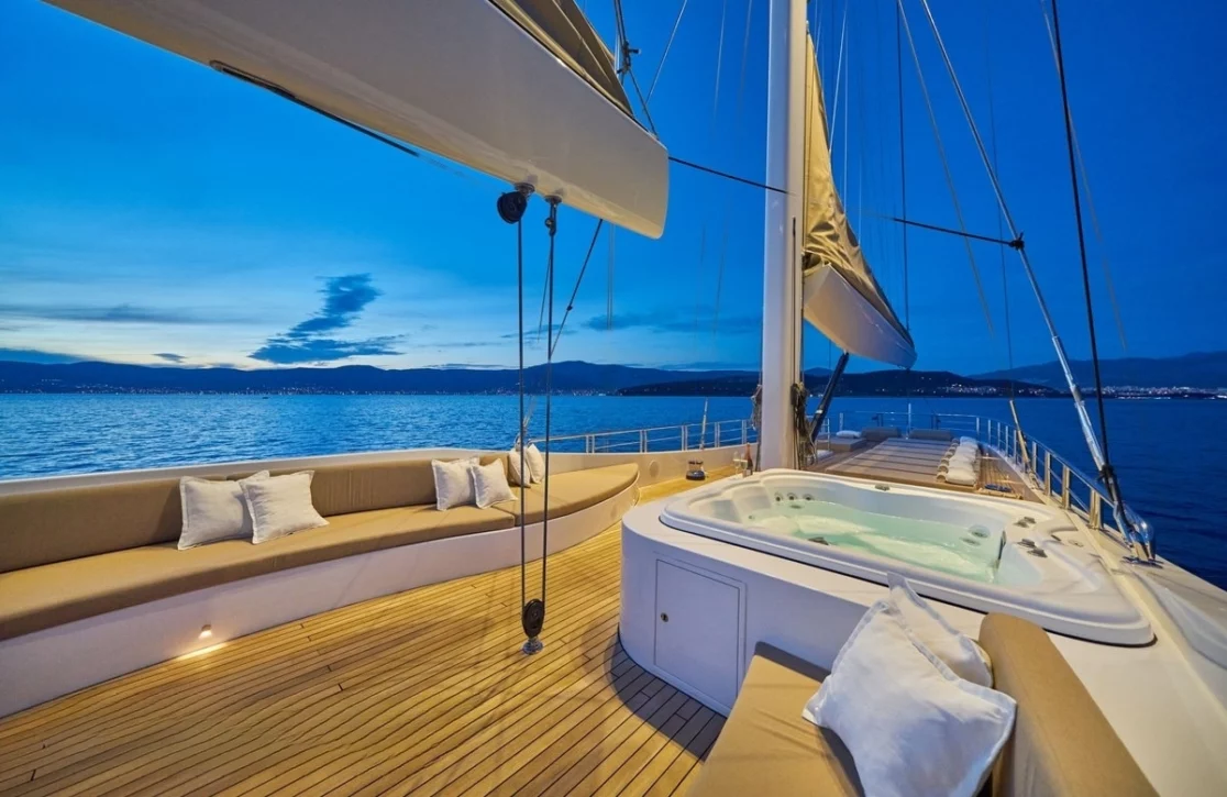 An image of Acapella yacht