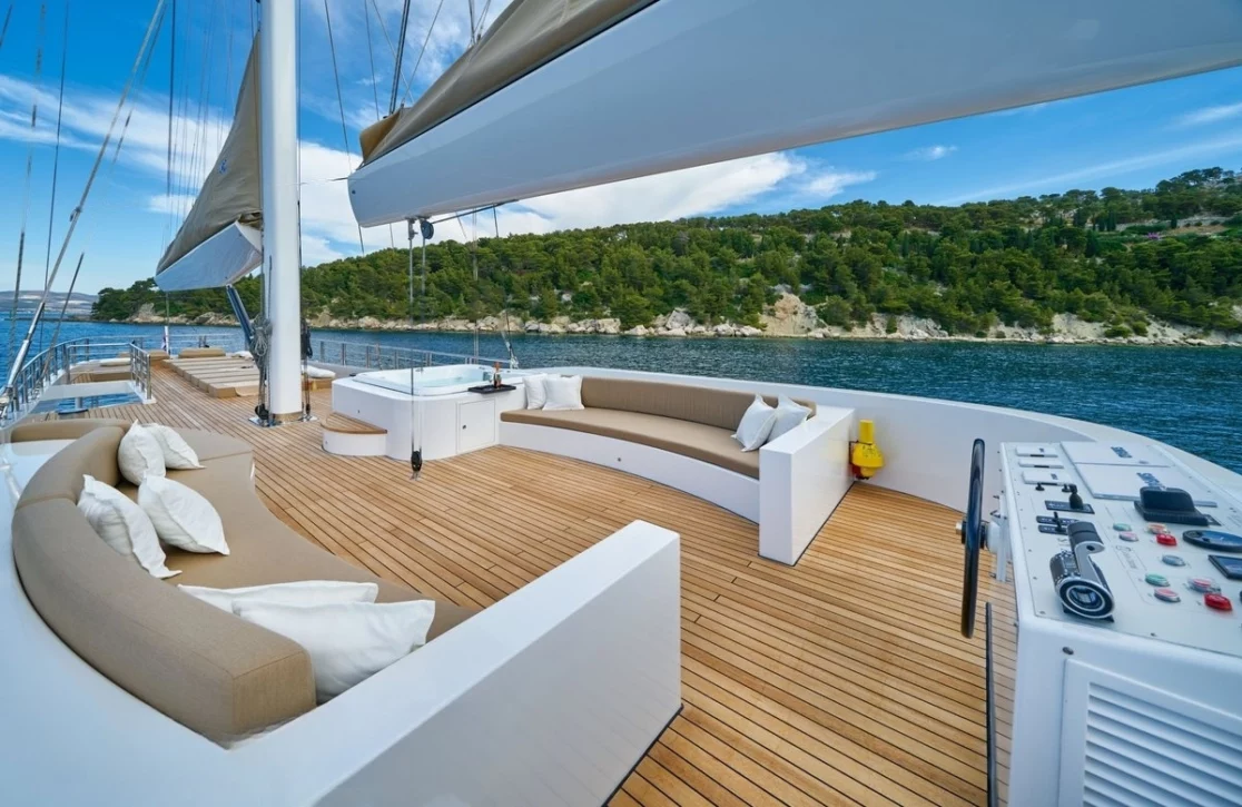 An image of Acapella yacht