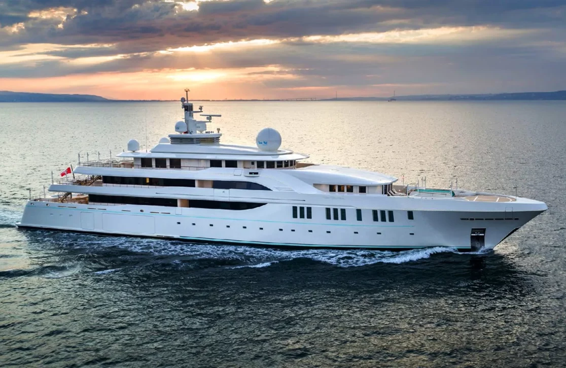 An image of Elements yacht